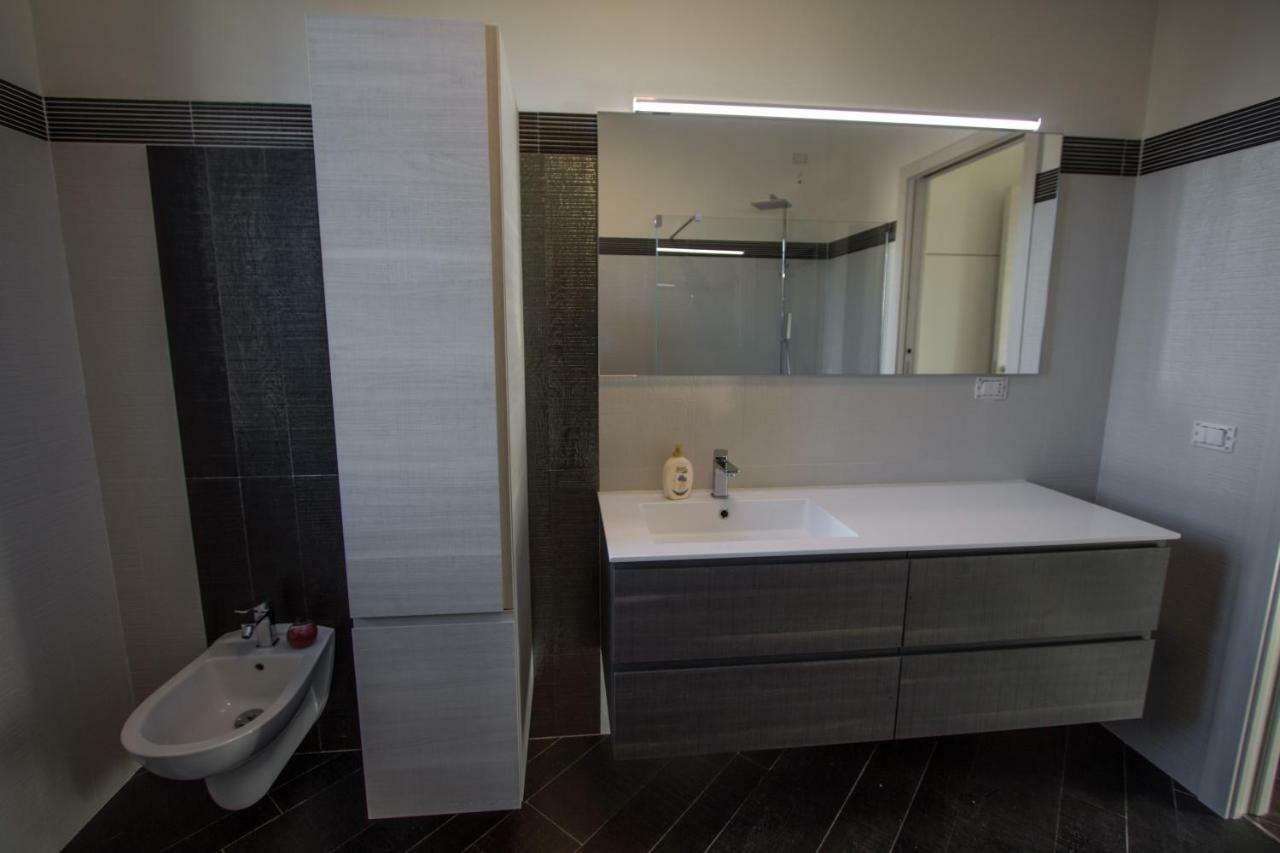 Boutique Apartment - La Dolce Vita Reno Di Leggiuno Dış mekan fotoğraf